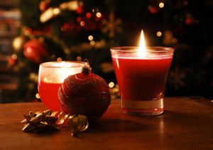 Merry Christmas from Luscious - mylusciouslife.com - christmas tree baubles and candle1.jpg